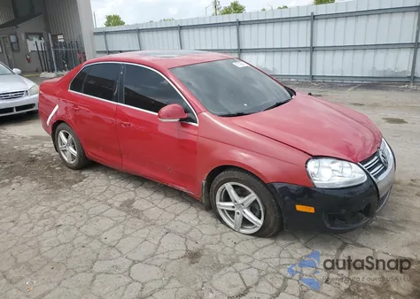 2010 Volkswagen Jetta Tdi z USA, uszkodzony, nr VIN 3VWRL7AJ2AM155658